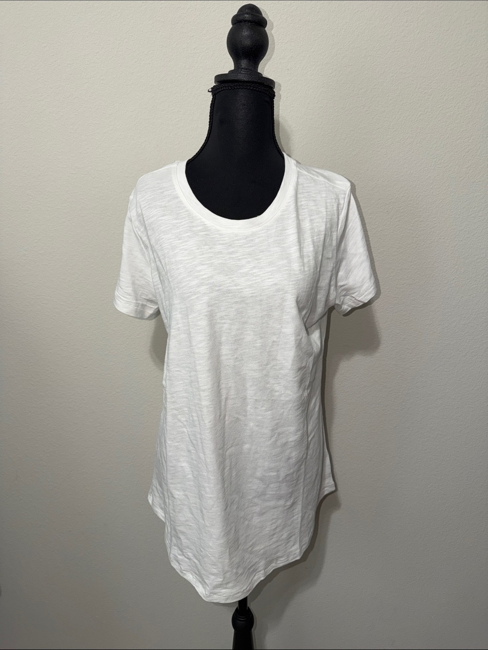 NWT D&Co Essentials Women's Short Sleeve Crewneck Tee in White